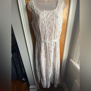 Ladies Lightweight Lace Dress